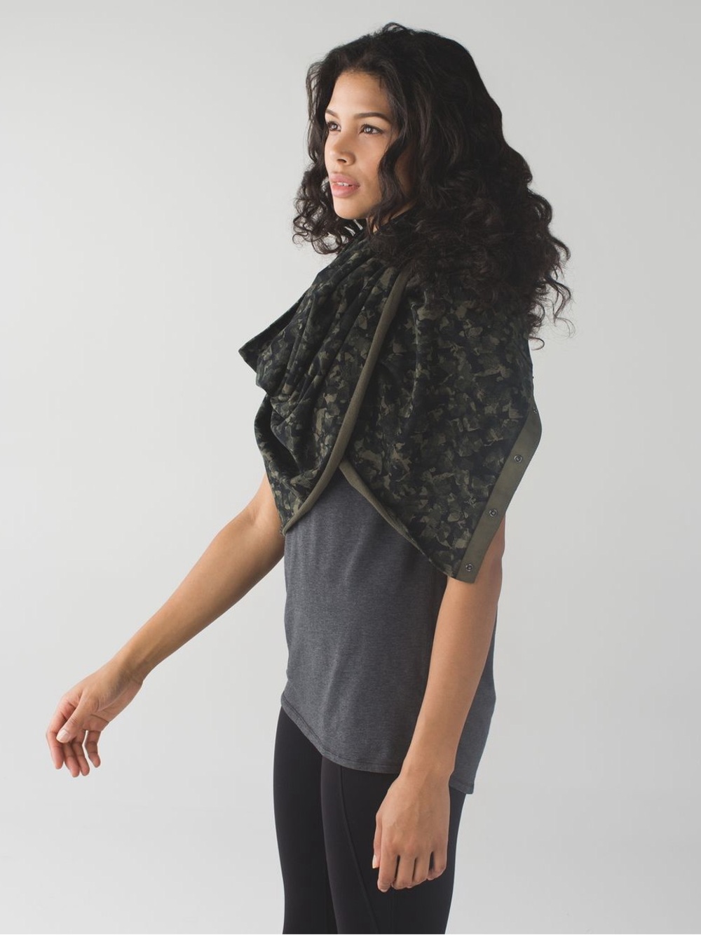 Lululemon Vinyasa Scarf Mystic Jungle Fatigue Green Black Snap Wrap One Size